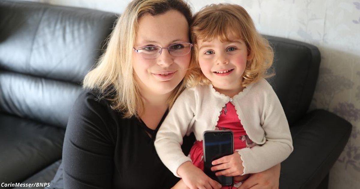 Дворічна дівчинка врятувала маму, розблокувавши її телефон